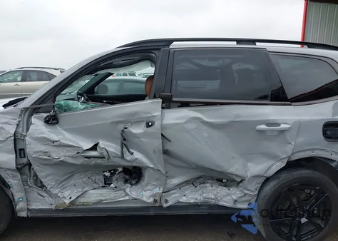 2023 Kia Telluride Sx X-Line z USA, uszkodzony, nr VIN 5XYP5DGC0PG369470